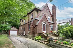 6 4th Rd, Great Neck, NY 11021 - Photo 2