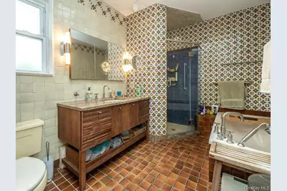 6 4th Road, Great Neck, NY 11021 - Photo 20