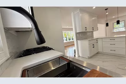 9 Grayston Street, Westbury, NY 11590 - Photo 12