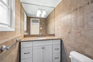 34 Julliard Dr, Plainview, NY 11803 - Photo 18