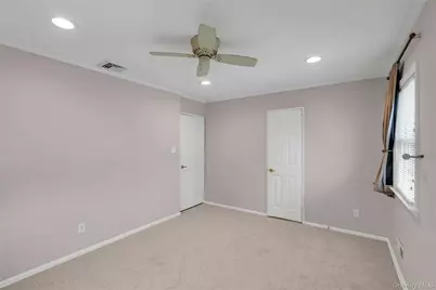 34 Julliard Drive, Plainview, NY 11803 - Photo 14