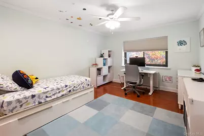 21 Canterbury Road #6, Great Neck, NY 11021 - Photo 24