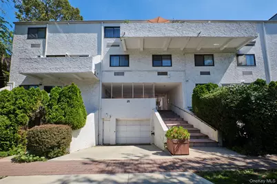 21 Canterbury Road #6, Great Neck, NY 11021 - Photo 30