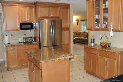 32 Kalda Lane, Plainview, NY 11803 - Photo 6