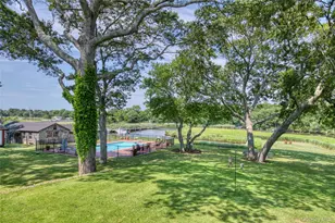 3 Bishop Ave, Westhampton, NY 11977 - Photo 12