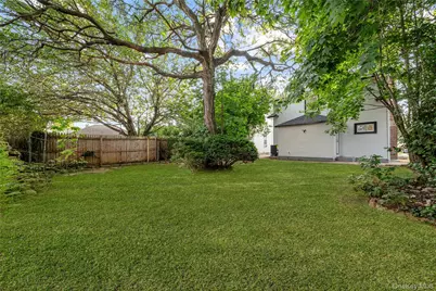 244 Brown Avenue, Hempstead, NY 11550 - Photo 22