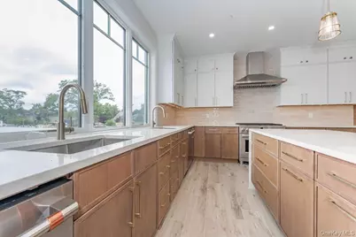 909 Greenfield Road, Woodmere, NY 11598 - Photo 10