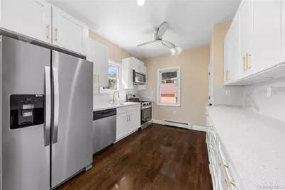 111 Central Avenue, Deer Park, NY 11729 - Photo 8