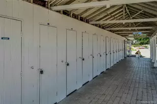 34 Bay Crest Dr, Huntington, NY 11743 - Photo 22