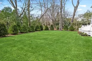 8 Dell Rd, Scarsdale, NY 10583 - Photo 2