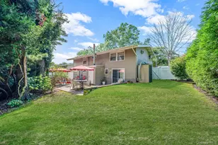27 Split Cedar Dr, Islandia, NY 11749 - Photo 22