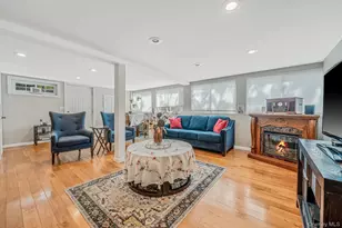 27 Split Cedar Dr, Islandia, NY 11749 - Photo 14