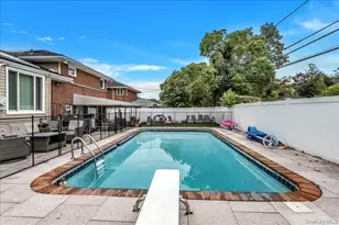 113 Northern Pkwy W, Plainview, NY 11803 - Photo 22