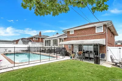 113 Northern Parkway W, Plainview, NY 11803 - Photo 20