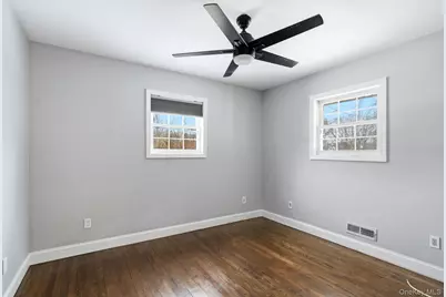 16 Blackman Street, Smithtown, NY 11787 - Photo 20