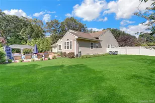 14 Daremy Ln, East Setauket, NY 11733 - Photo 36