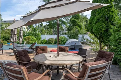 316 Scranton Avenue, Lynbrook, NY 11563 - Photo 30