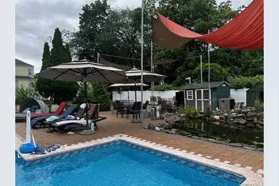 316 Scranton Avenue, Lynbrook, NY 11563 - Photo 2