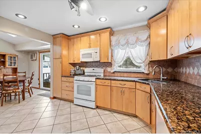 186 11th Street, Bethpage, NY 11714 - Photo 10