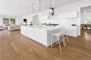 1 Osprey Ct, Port Jefferson, NY 11777 - Photo 8