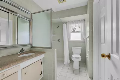 21 Farragut Road, Old Bethpage, NY 11804 - Photo 12