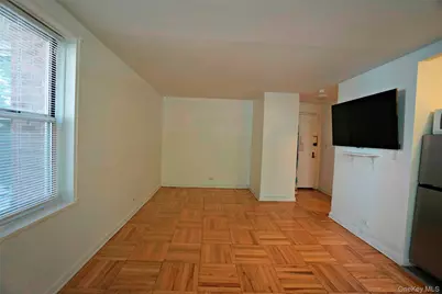 7281 113th Street #2B, Forest Hills, NY 11375 - Photo 4