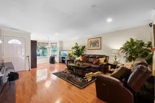 37 Harbor Pointe Dr, Haverstraw, NY 10927 - Photo 4