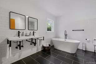 22 W Gate Rd, Wainscott, NY 11937 - Photo 20