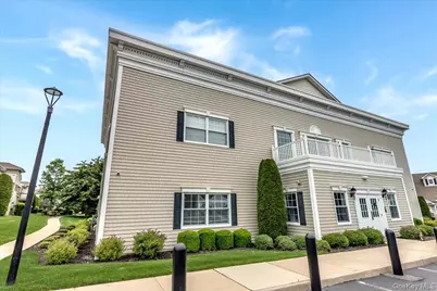 802 Willow Lane #Upper Level, Valley Stream, NY 11580 - Photo 16