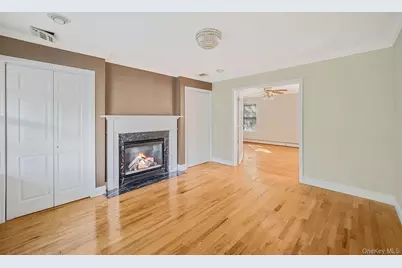 51 Gaetano Lane N, Coram, NY 11727 - Photo 18