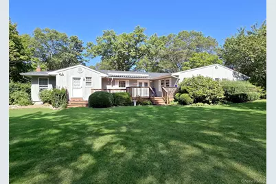 30 Elizabeth Way, Ridge, NY 11961 - Photo 8