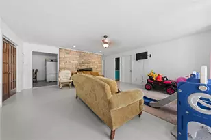 16 Edwards Ave, Calverton, NY 11933 - Photo 4