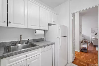 281 Garth Road #A6D, Scarsdale, NY 10583 - Photo 8