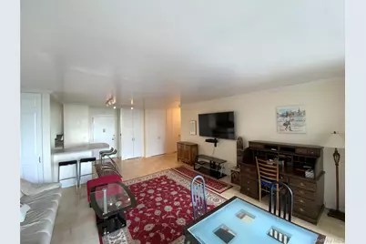 27110 Grand Central Parkway #9T, Floral Park, NY 11005 - Photo 4