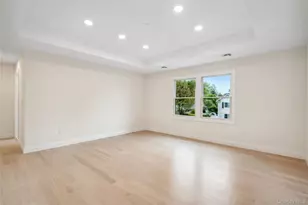 15 Lorraine St, Syosset, NY 11791 - Photo 16