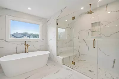 15 Lorraine Street, Syosset, NY 11791 - Photo 18