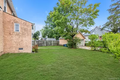 230 Broadway, Lynbrook, NY 11563 - Photo 16