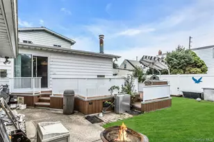 2479 Tonquin St, East Meadow, NY 11554 - Photo 24