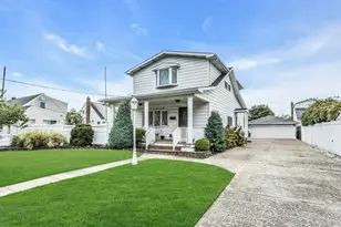 2479 Tonquin St, East Meadow, NY 11554 - Photo 2