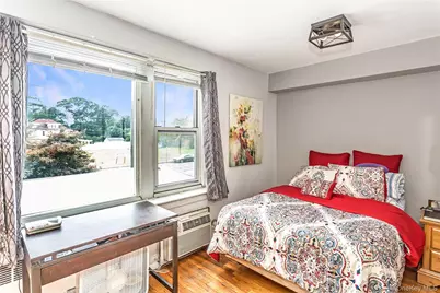 250 W Merrick Road #2L, Freeport, NY 11520 - Photo 10