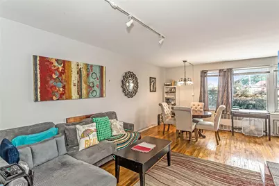 250 W Merrick Road #2L, Freeport, NY 11520 - Photo 4