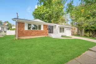 3771 Jerusalem Ave, Seaford, NY 11783 - Photo 2