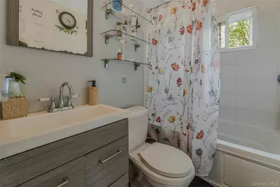 60 E Belmont Street, Bay Shore, NY 11706 - Photo 12