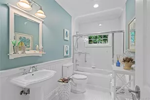 12 Parish Dr, Lattingtown, NY 11560 - Photo 24