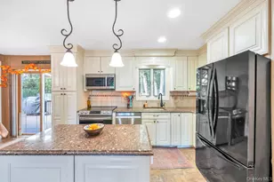 342 Oakland Ave, Miller Place, NY 11764 - Photo 20