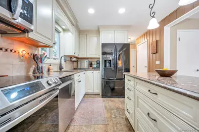 342 Oakland Avenue, Miller Place, NY 11764 - Photo 24