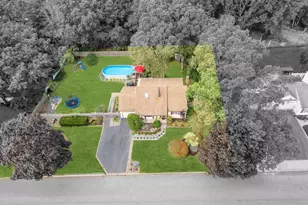 342 Oakland Ave, Miller Place, NY 11764 - Photo 4