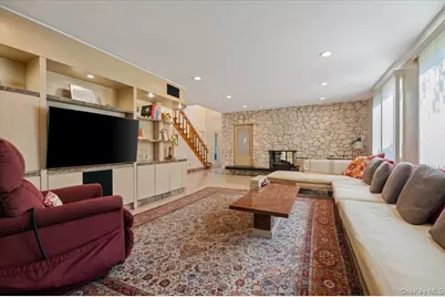 292 Breezyway, Lawrence, NY 11559 - Photo 8