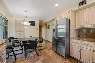 292 Breezyway, Lawrence, NY 11559 - Photo 14