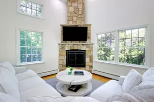 39 Squirrel Hill Rd, East Hills, NY 11577 - Photo 8